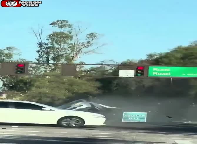 Video :As he attempted to flee by running a red light, he was struck severely